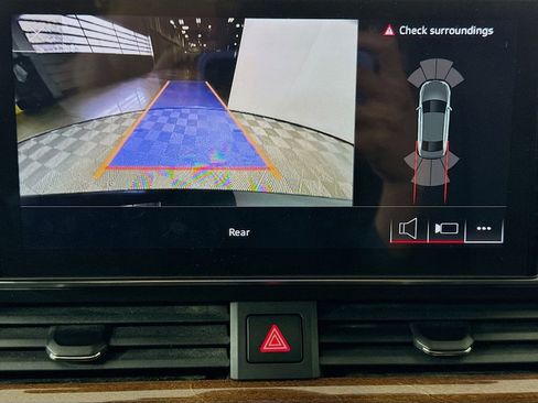 Used 2021 Audi A4 2.0T Premium image 14