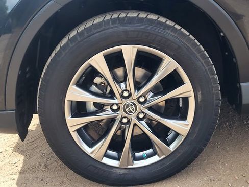 Used 2018 Toyota RAV4 Limited w/ Advanced Technology Package AWD/4WD image 9