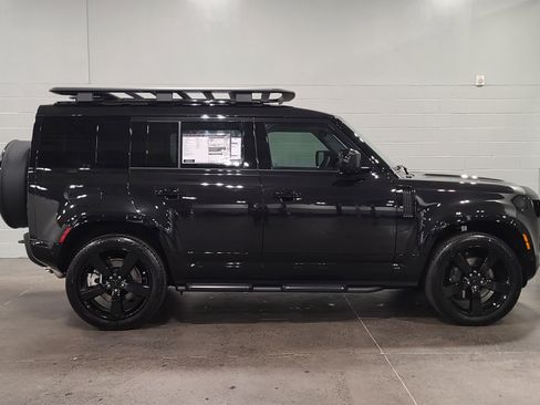 New 2026 Land Rover Defender 110 X-Dynamic SE image 13