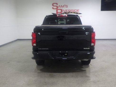 Used 2025 Chevrolet Colorado LT w/ LT Convenience Package AWD/4WD image 3