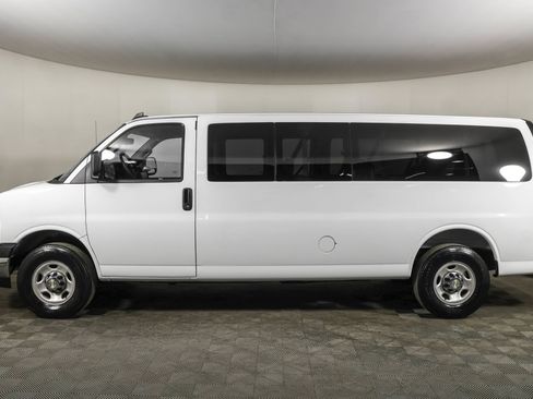 Used 2025 Chevrolet Express 3500 LT w/ LT Preferred Equipment Group RWD image 19