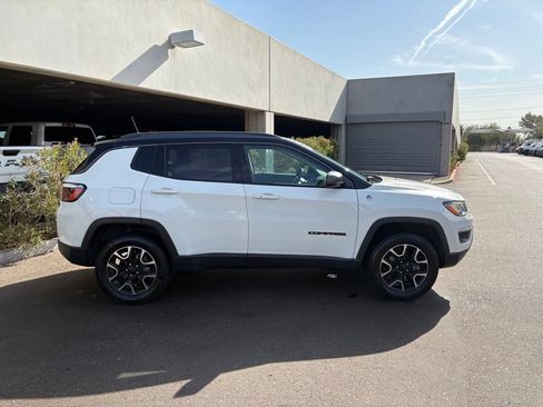 Used 2019 Jeep Compass Trailhawk AWD/4WD image 5