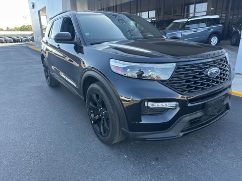 Used 2023 Ford Explorer ST-Line w/ Class IV Trailer Tow Package image 3