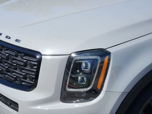 Certified 2022 Kia Telluride SX w/ SX Prestige Package image 8