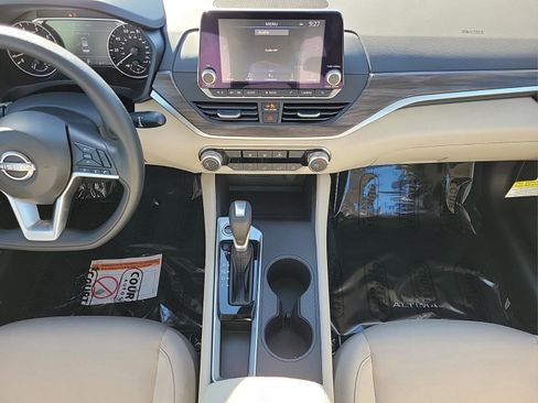 New 2025 Nissan Altima 2.5 SV image 16