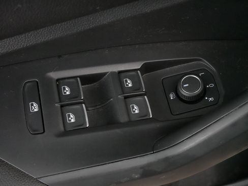 Certified 2022 Volkswagen Jetta Sport image 19