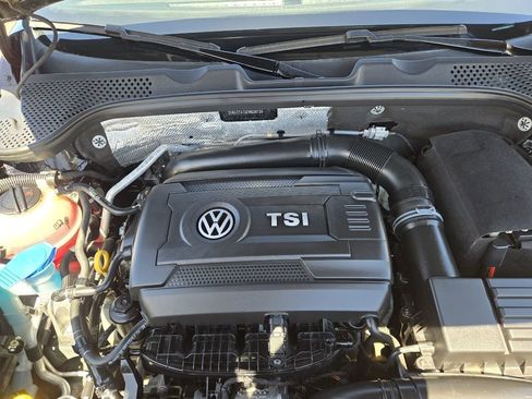 Used 2015 Volkswagen Beetle R-Line image 22