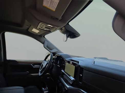 Used 2025 Chevrolet Silverado 1500 LT Trail Boss w/ Convenience Package II image 30