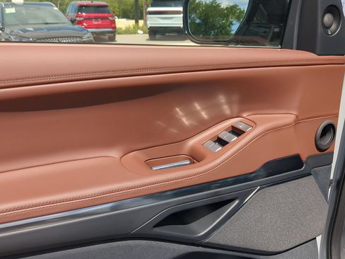 New 2026 Lincoln Navigator L Reserve AWD/4WD image 12