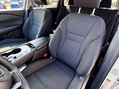 Used 2024 Nissan Rogue S image 7