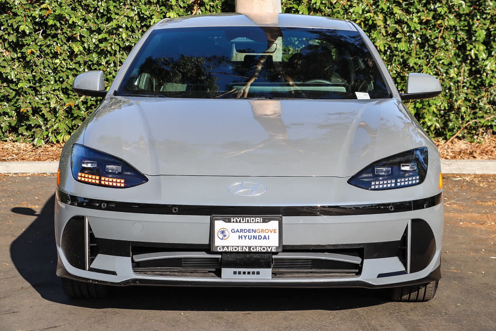 Used 2023 Hyundai Ioniq 6 SEL AWD/4WD image 2