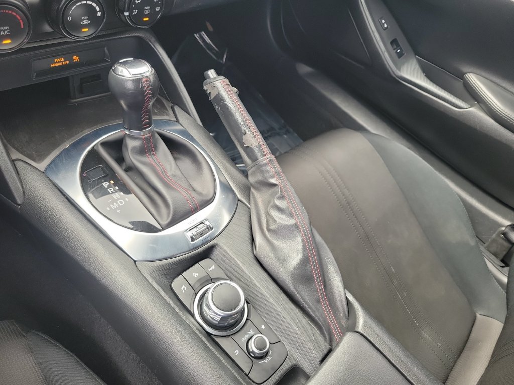 Used 2019 MAZDA MX-5 Miata Sport w/ I-ACTIVSENSE Sport Package RWD image 19