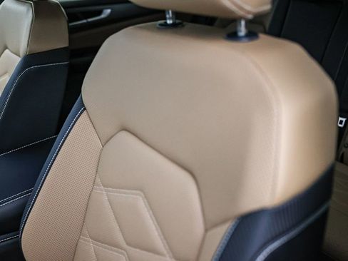 New 2026 Volkswagen Atlas Cross Sport SE image 42