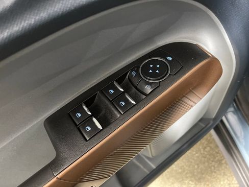 Used 2022 Ford Maverick Lariat w/ Lariat Luxury Package FWD image 18