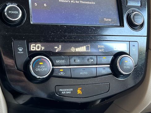 Used 2017 Nissan Rogue SL FWD image 24