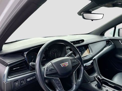 Used 2022 Cadillac XT5 Premium Luxury w/ Technology Package FWD image 10