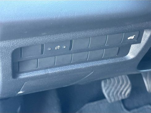 Used 2024 Mitsubishi Outlander SE image 10