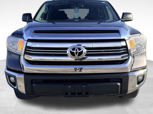 Used 2017 Toyota Tundra SR5 w/ TRD Off Road Package image 8