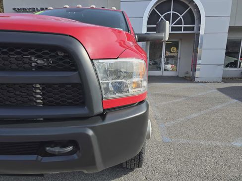 Used 2018 RAM 3500 Tradesman image 9