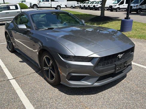 Used 2025 Ford Mustang Coupe RWD image 2