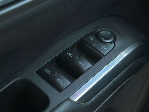 Used 2025 Chevrolet Traverse LT w/ Driver Confidence Package FWD image 27