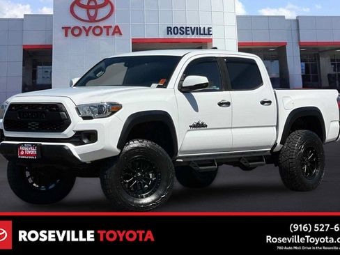 Used 2020 Toyota Tacoma TRD Off-Road w/ Technology Package RWD image 1