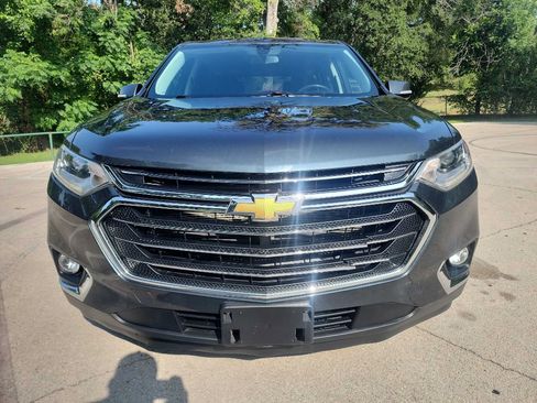 Used 2019 Chevrolet Traverse LT image 2