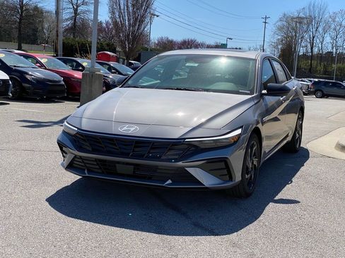 New 2026 Hyundai Elantra SEL Sport Premium FWD image 3