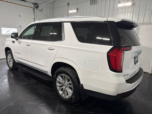 Used 2022 GMC Yukon SLT w/ SLT Premium Package AWD/4WD image 2