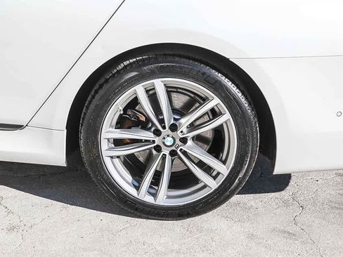 Used 2017 BMW 740e xDrive image 10