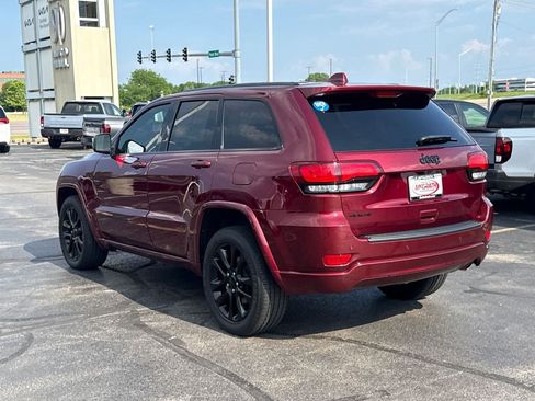 Used 2021 Jeep Grand Cherokee Laredo X AWD/4WD image 9