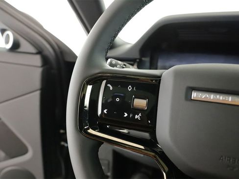 New 2024 Land Rover Range Rover Evoque Dynamic SE image 8