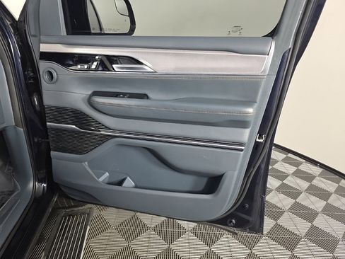 Used 2022 Jeep Grand Wagoneer Series III image 54