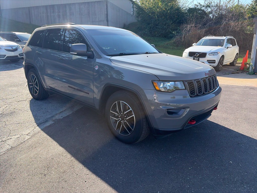 Used 2021 Jeep Grand Cherokee Trailhawk w/ Trailhawk Luxury Group AWD/4WD image 3