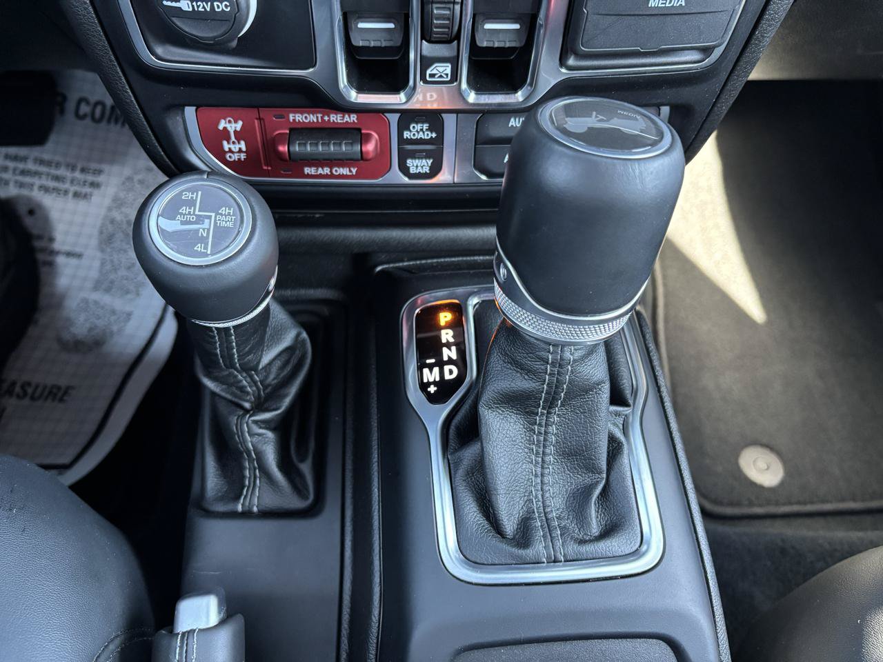 Used 2024 Jeep Wrangler Unlimited Rubicon 4xe AWD/4WD image 27