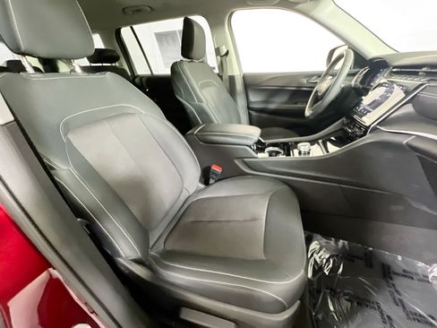 Used 2023 Jeep Grand Cherokee L Laredo w/ Luxury Tech Group I AWD/4WD image 29