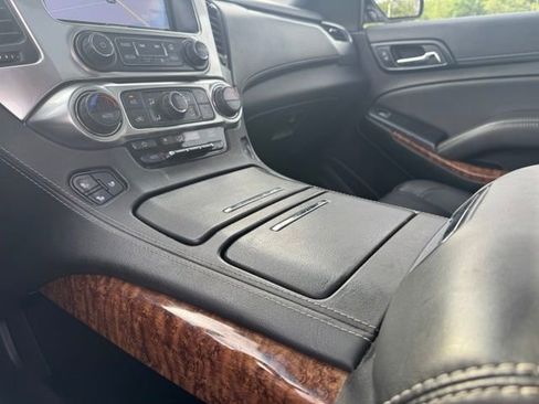 Used 2020 Chevrolet Suburban Premier AWD/4WD image 20