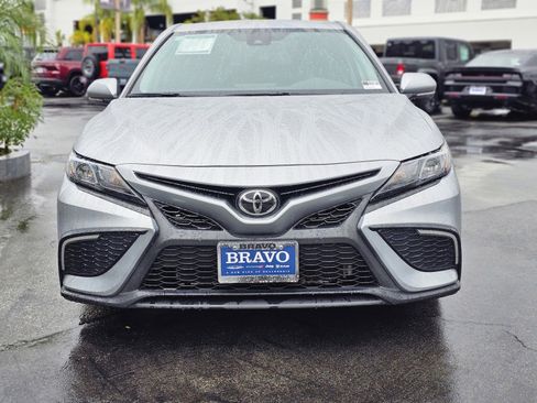Used 2024 Toyota Camry SE image 2