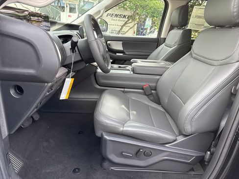 New 2026 Ford Expedition Active RWD image 20