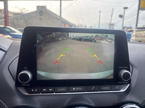 Used 2022 Nissan Sentra SV image 8