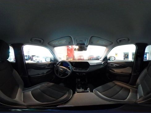 Used 2025 Chevrolet TrailBlazer LT image 40