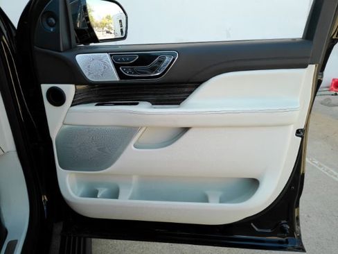 Used 2022 Lincoln Navigator Black Label image 21