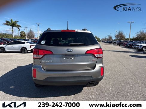 Used 2015 Kia Sorento LX image 5