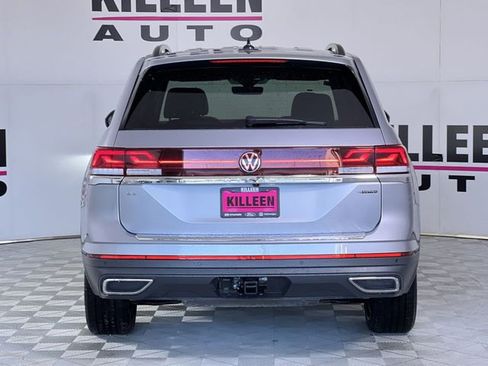 Used 2025 Volkswagen Atlas SE image 6