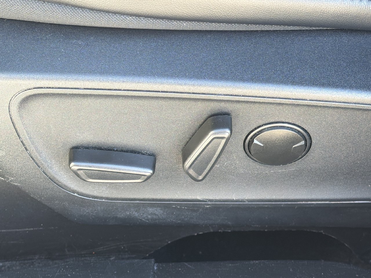 Used 2025 Ford Escape ST-Line FWD image 18