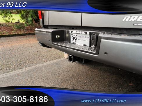 Used 2021 Nissan Titan SV w/ SV Convenience Package image 32