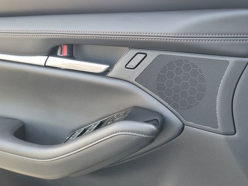 Used 2025 MAZDA MAZDA3 s image 30