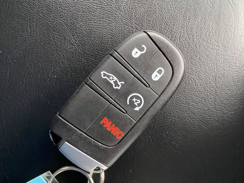 Used 2021 Chrysler 300 Touring L AWD/4WD image 21