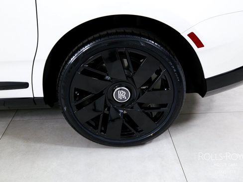 Used 2026 Rolls-Royce Cullinan AWD/4WD image 43
