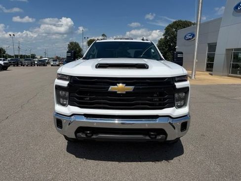 Used 2025 Chevrolet Silverado 3500 W/T AWD/4WD image 5